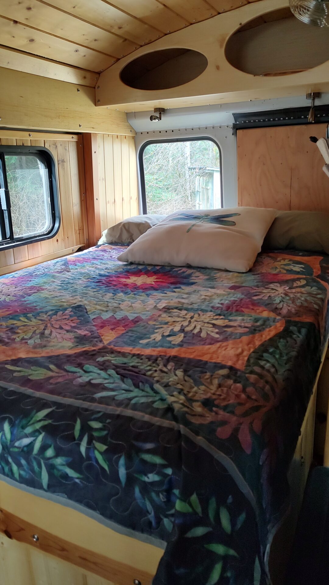 18 3 quarter 4 full size bed (48x75). Perfect for us, neither Marcia nor myself are large people Miles, the Bus – A 28’ 2005 Freightliner/Thomas FS-65 - bus conversion photo