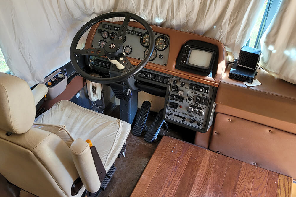 1984 Prevost-2