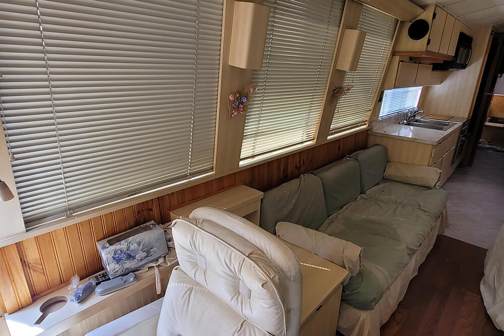 1984 Prevost-5