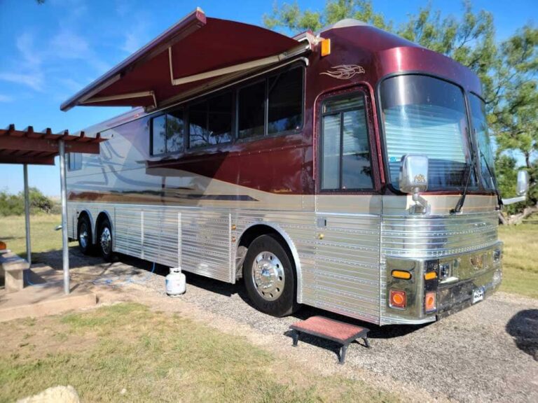 Rally | Bus Conversion Magazine photo