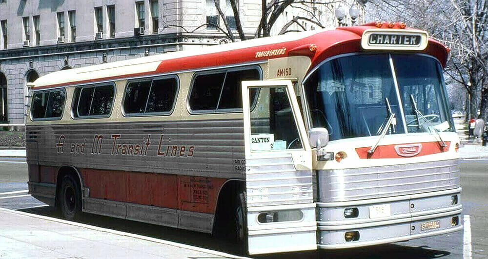 The Flxi Lady – A 1969 Flxible Flxiliner - bus conversion photo