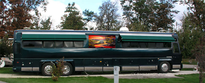 The Saguaro Bus – A 1994 MCI DL3-45 - bus conversion photo