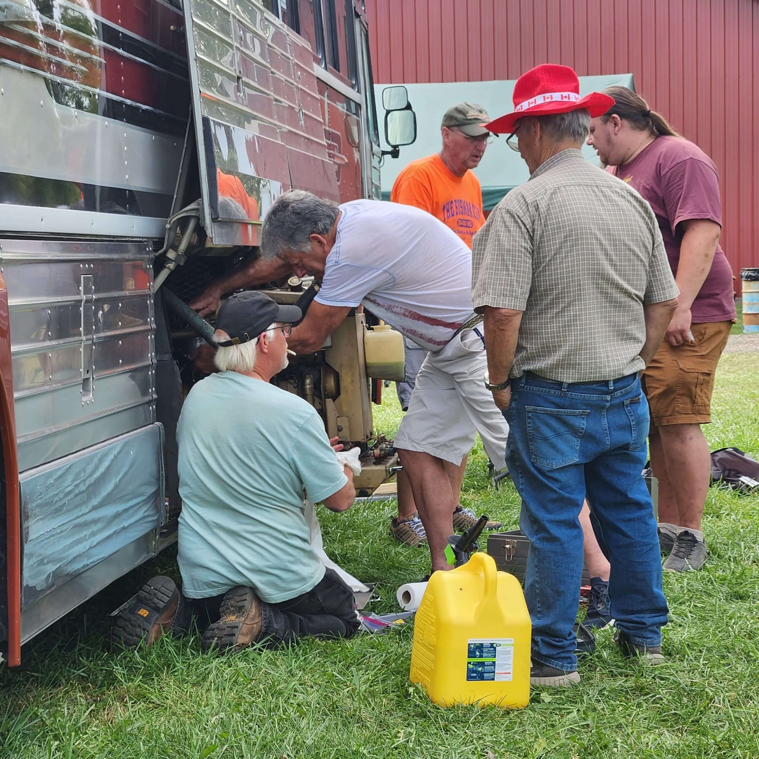 Once I got the bus parked, Gary LeCount, the man who puts on the rally, grabbed a toolbox, and went to work trying to get my generator running. Within minutes there was a swarm of Bus Nuts wanting to help. They had it running in no time.