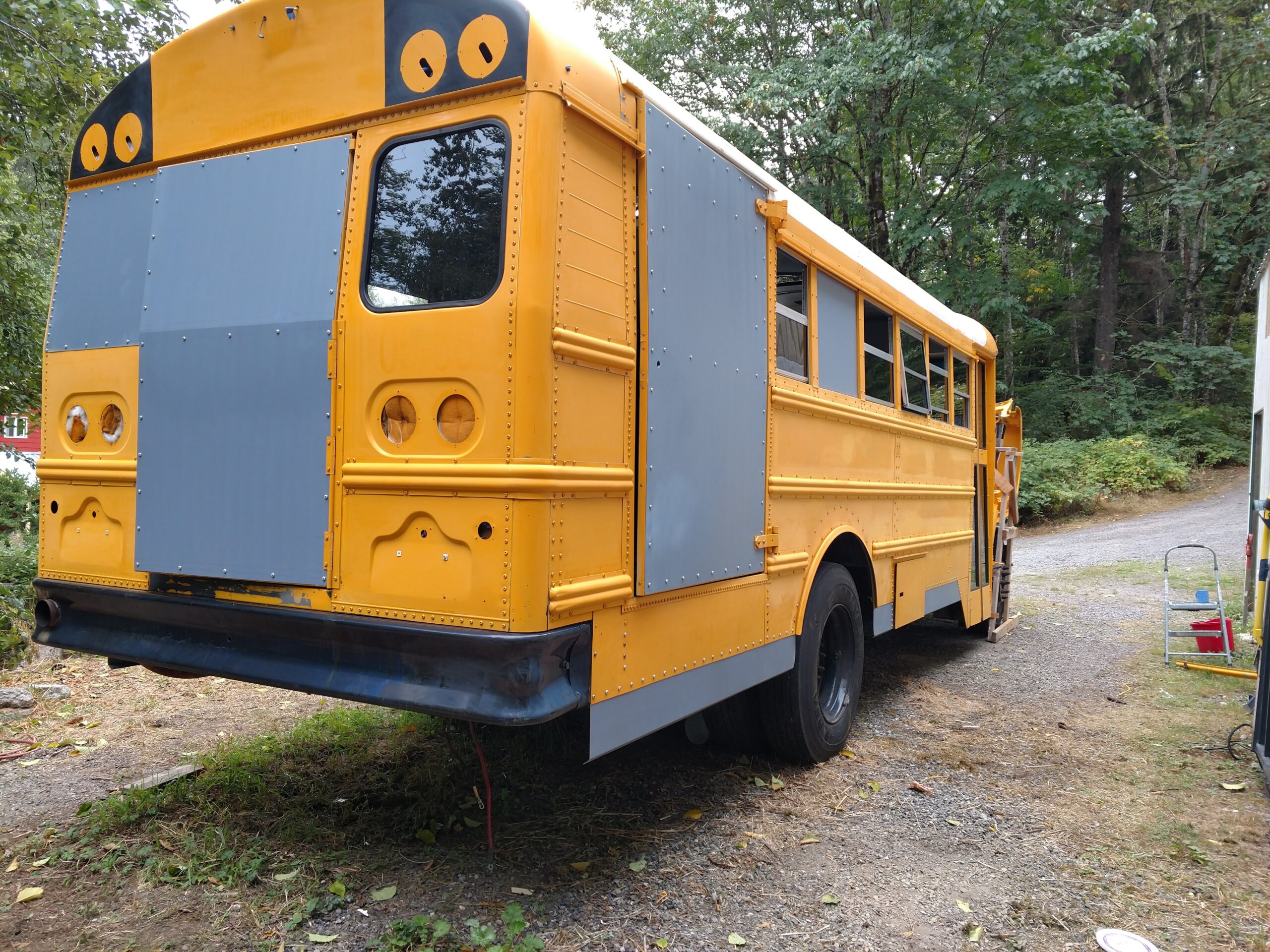 Miles, the Bus – A 28’ 2005 Freightliner/Thomas FS-65 - bus conversion photo