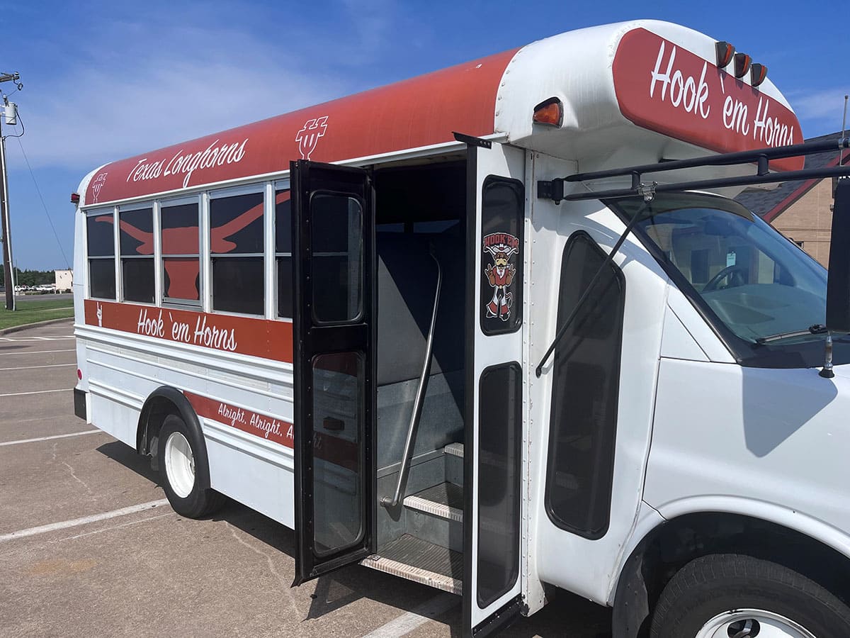 A Bus Named Billie – A 2005 Chevy 3500 mid-size Bus - bus conversion photo