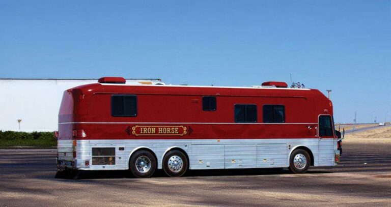 Iron Horse | Bus Conversion Magazine photo