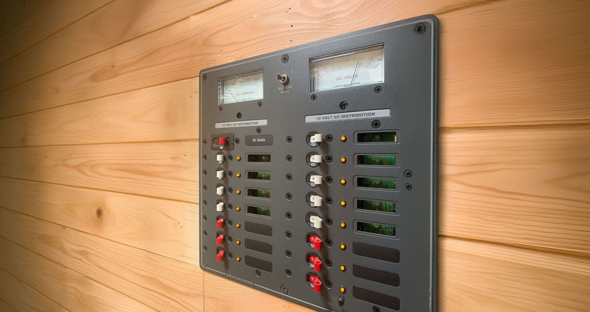 Bus AC/DC Power Panel.