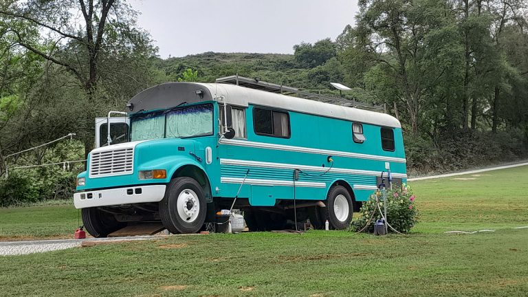 Bain Bus Cozy Long 1998 | Bus Conversion Magazine photo