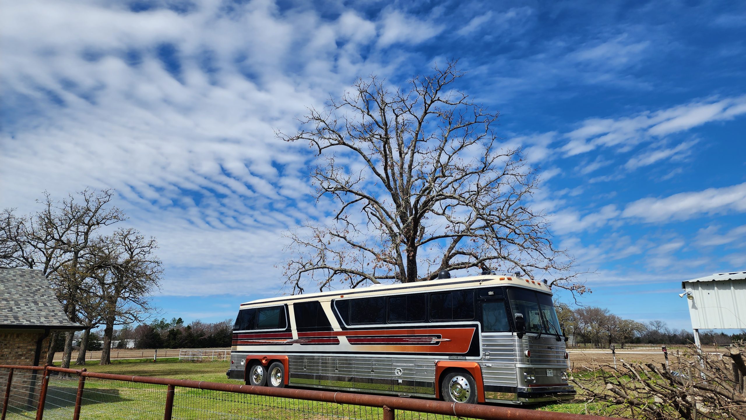 Mci Mc-9 Bus Conversion | Bus Conversion Magazine photo