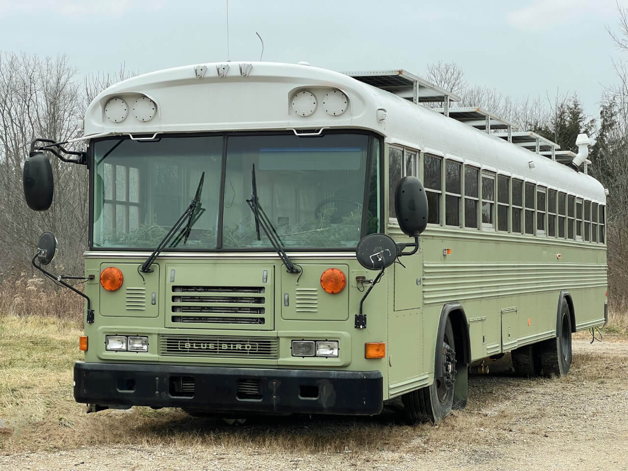Roaming Fowler Busa 2004 Blue | Bus Conversion Magazine photo