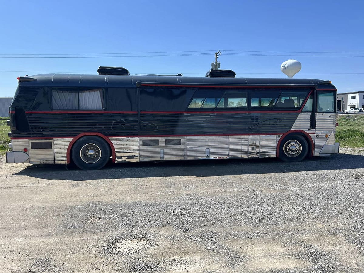 Dreadnought – A 1964 MCI MC–5 - bus conversion photo